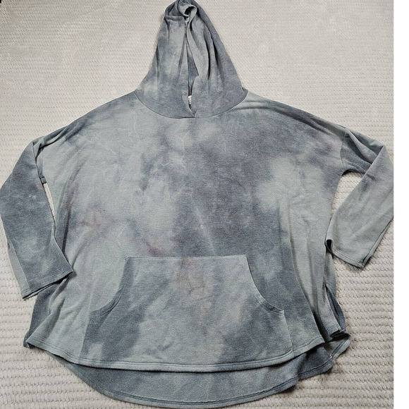 white birch Tops - White Birch Shirt Womens XL Hooded Long Sleeve Tyedye Pocket Curved Hem